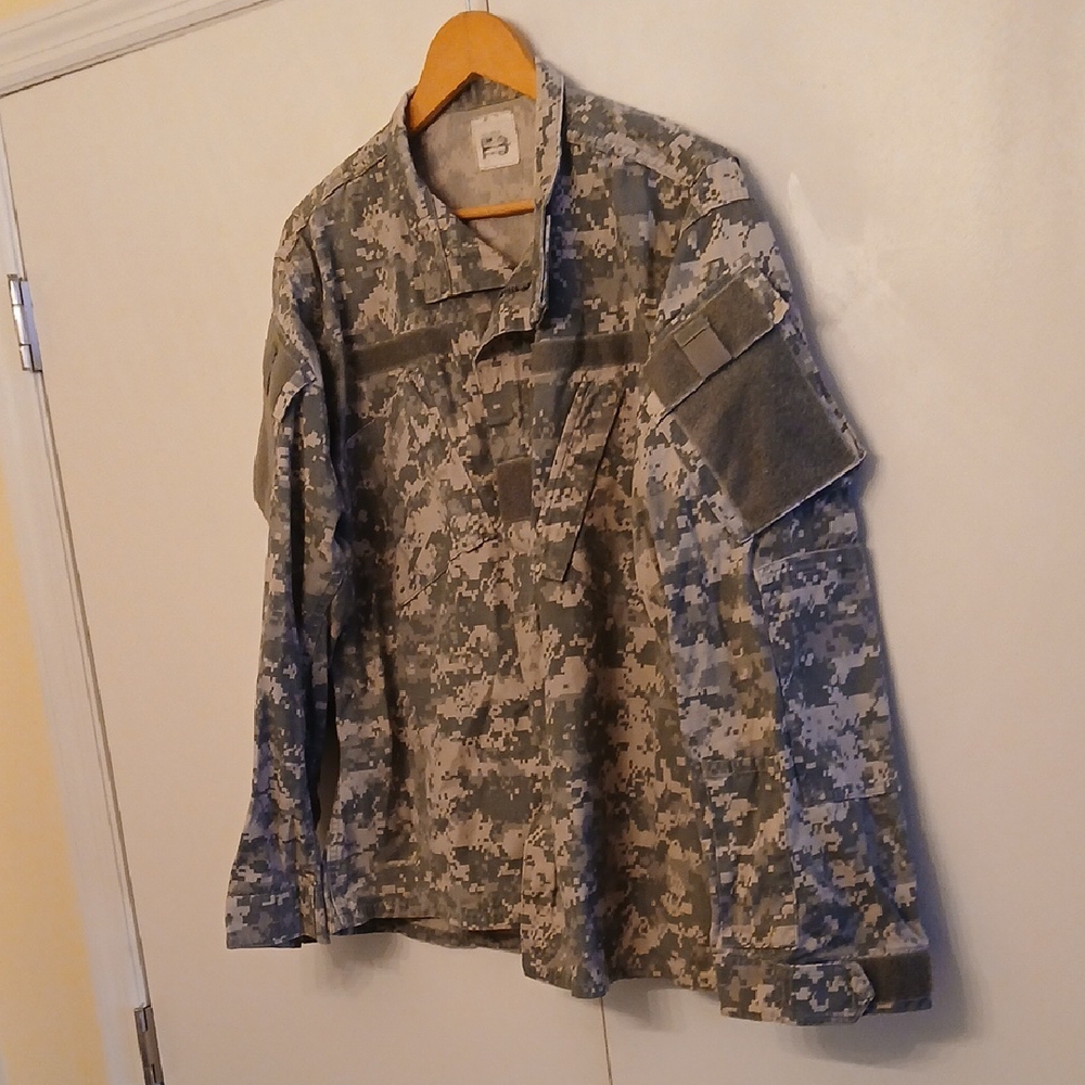 Mens Digital Camouflage Men's Shirt Large Reg.